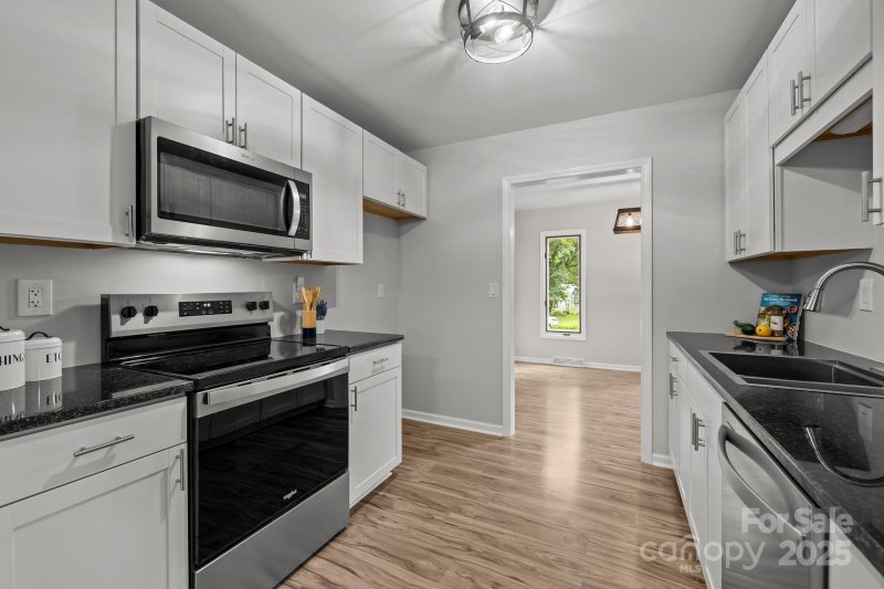 Property image 5 of 13446 Idlefield Lane in Idlewood, Matthews, NC 28105