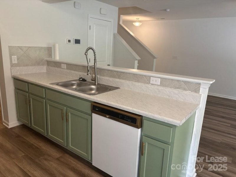 Property image 5 of 3220 Capitol Drive in Berry Hill, Charlotte, NC 28208