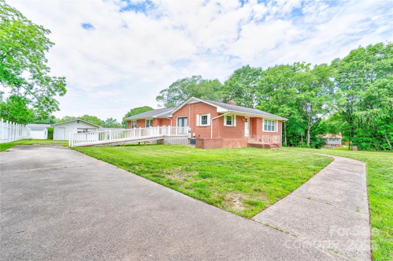 Property image 2 of 800 Charles Road in Wesson Heights, Shelby, NC 28150