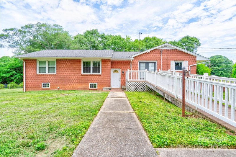 Property image 3 of 800 Charles Road in Wesson Heights, Shelby, NC 28150