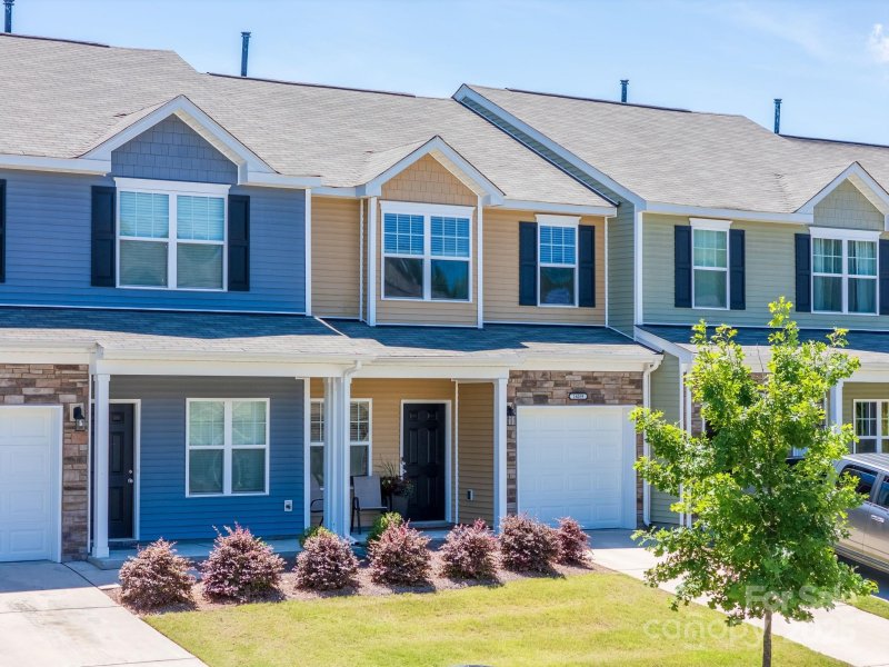 Property image 2 at 16039 Simril Court, Charlotte, NC 28278