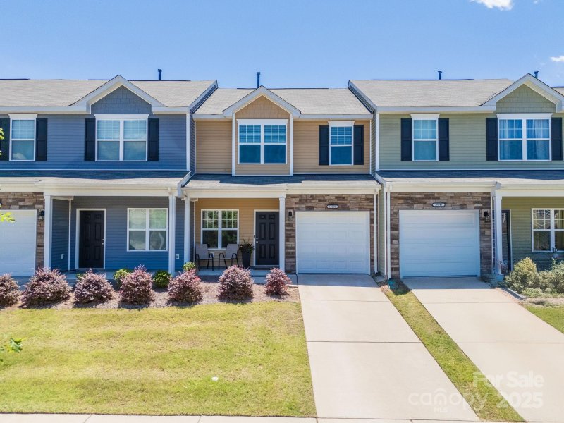 Property image 3 at 16039 Simril Court, Charlotte, NC 28278