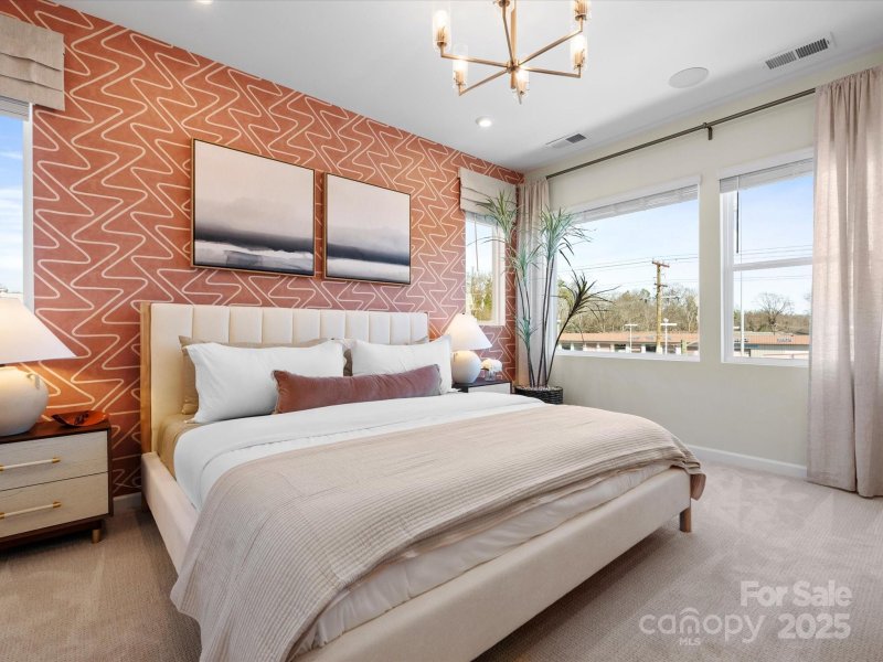 Southmont, Charlotte Community