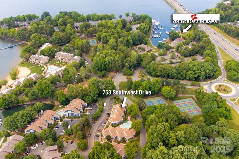 Property image 2 at 753 Southwest Drive, Davidson, NC 28036