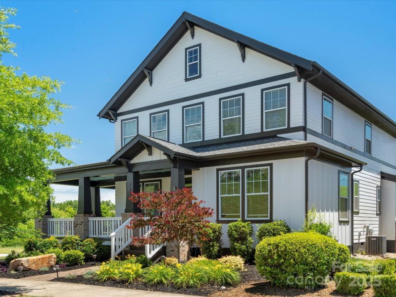 909 Herrons Ferry Road