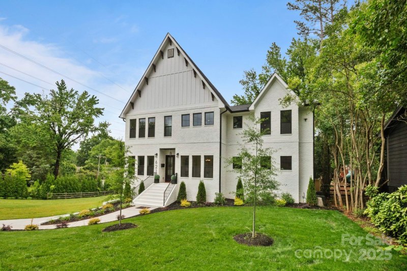 621 Poindexter Drive