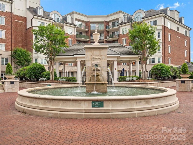 Property image 2 at 300 W 5th Street, Charlotte, NC 28202