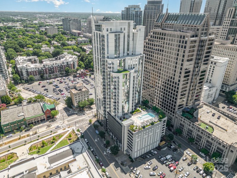 Property image 2 at 333 W Trade Street, Charlotte, NC 28202