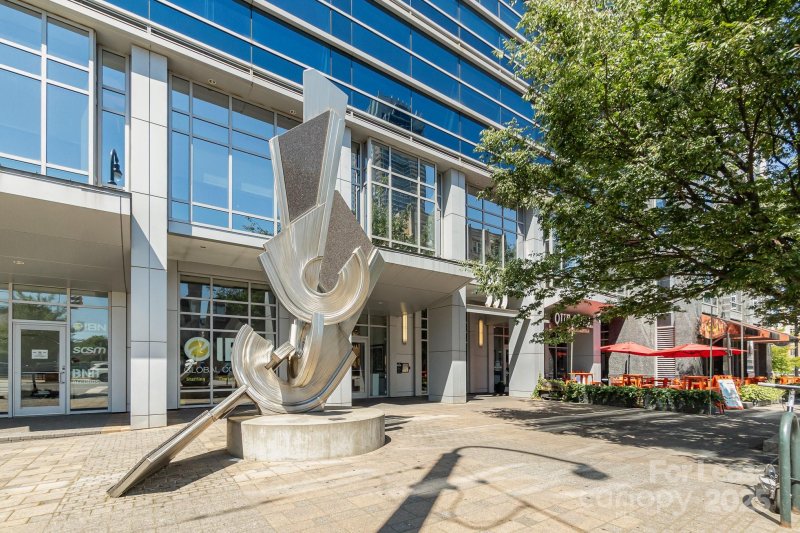 Property image 3 at 333 W Trade Street, Charlotte, NC 28202