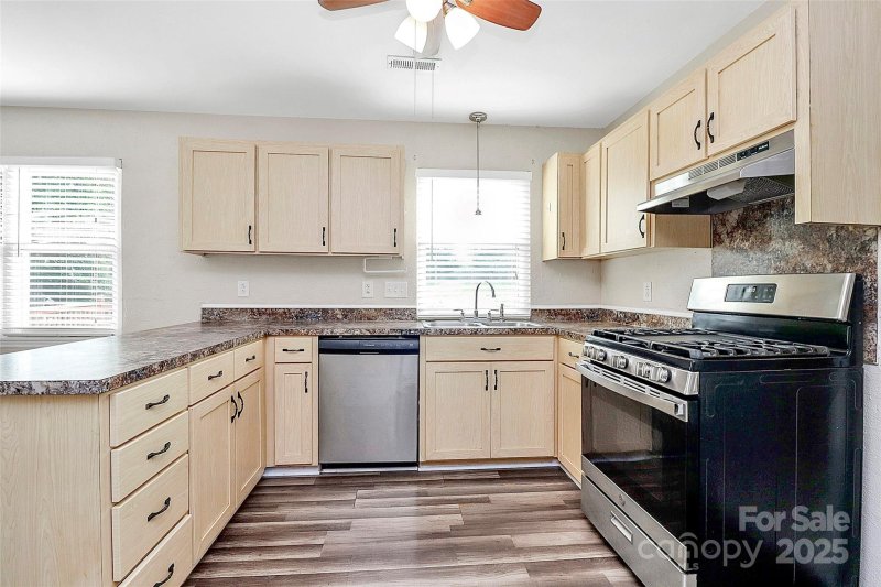 Property image 2 at 10945 Wiltshire Lane, Charlotte, NC 28262