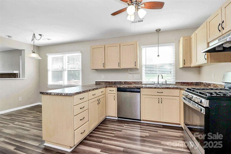 Property image 5 at 10945 Wiltshire Lane, Charlotte, NC 28262