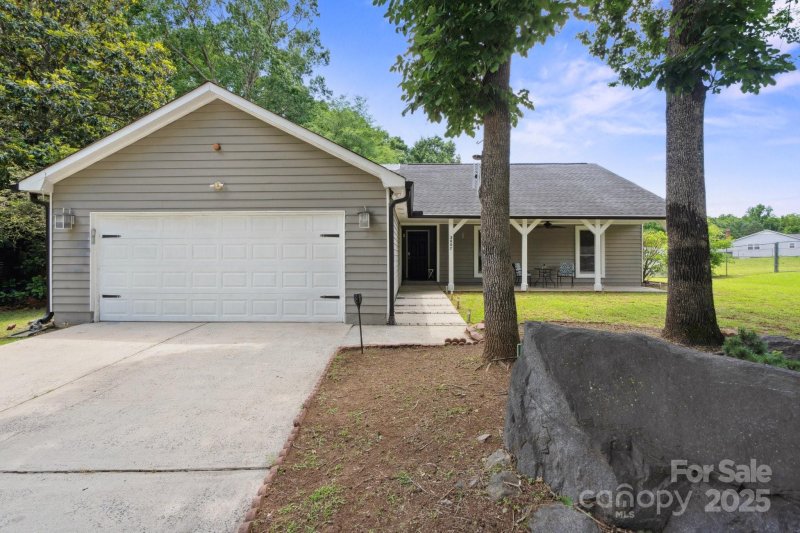 3807 Sweetgrass Lane