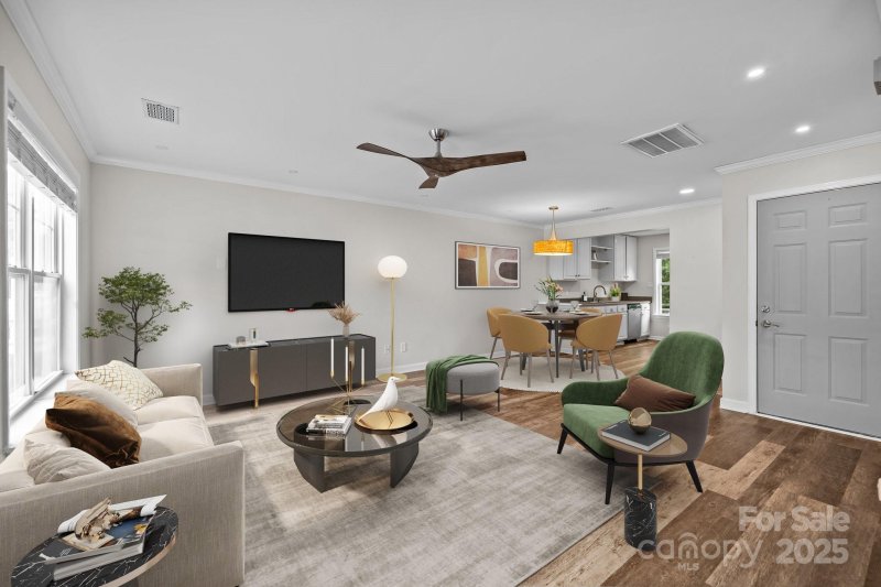 Property image 2 of 6518 Point Comfort Lane in Carmel Heights, Charlotte, NC 28226