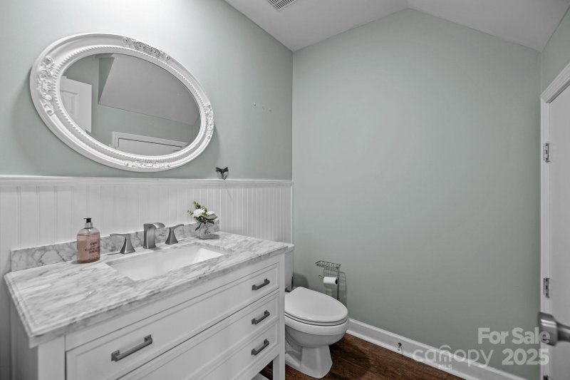 Property image 5 of 6518 Point Comfort Lane in Carmel Heights, Charlotte, NC 28226