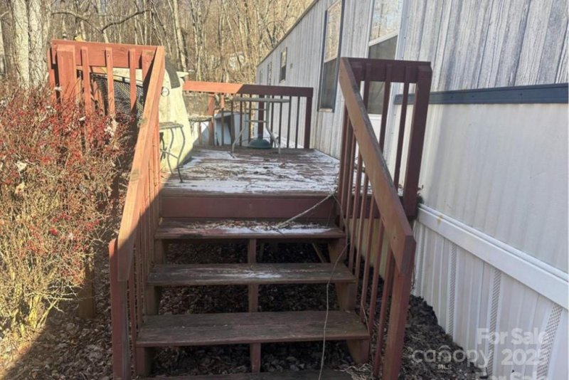 Property image 4 of 160 Aquarius Road in Rolling Acres Estates, Canton, NC 28716