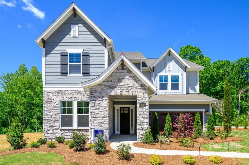 North Creek Village, Huntersville Community
