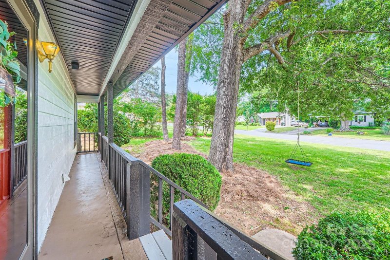 Property image 4 of 2009 Pinevalley Road in Midbrook, Rock Hill, SC 29732