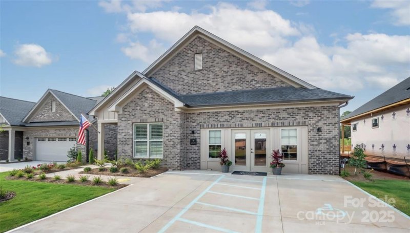 Courtyards on New Hope, Gastonia Community