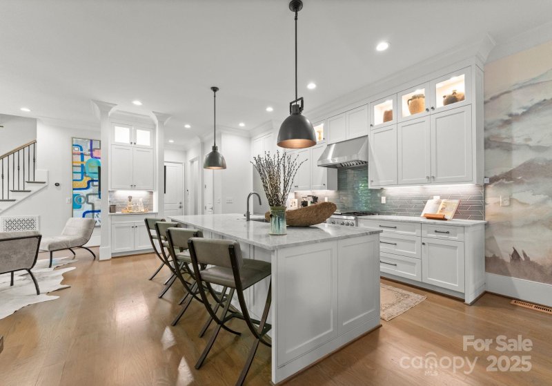 Property image 4 at 1160 S Kings Drive, Charlotte, NC 28207