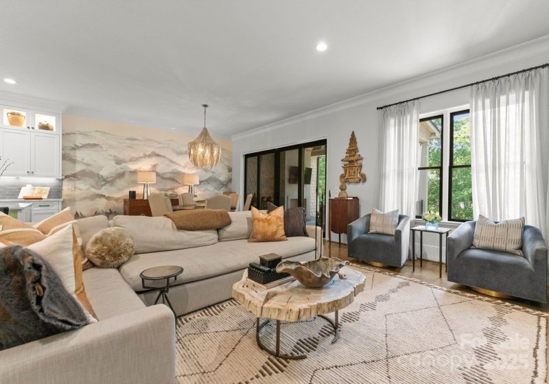 Property image 5 at 1160 S Kings Drive, Charlotte, NC 28207