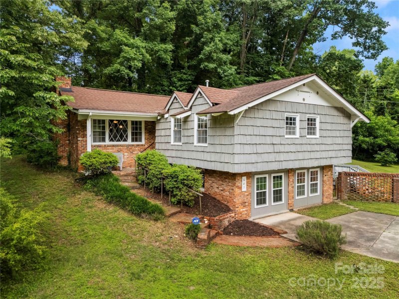 Property image 2 at 607 Coulwood Drive, Charlotte, NC 28214