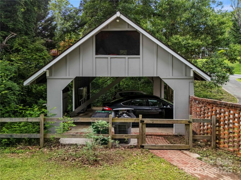 Property image 5 at 607 Coulwood Drive, Charlotte, NC 28214