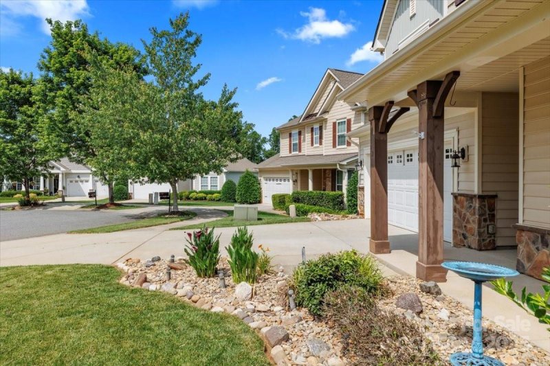Property image 4 at 112 Artisan Court, Mooresville, NC 28117