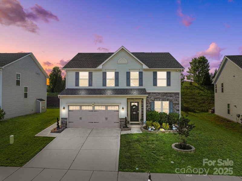 Property image 2 of 1725 Mill Creek Lane in The Mills At Rocky River, Concord, NC 28025