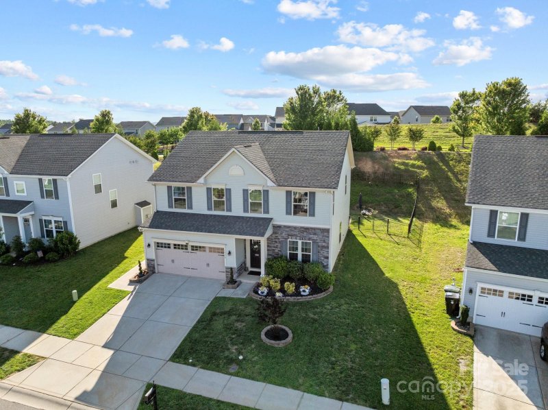 Property image 3 of 1725 Mill Creek Lane in The Mills At Rocky River, Concord, NC 28025