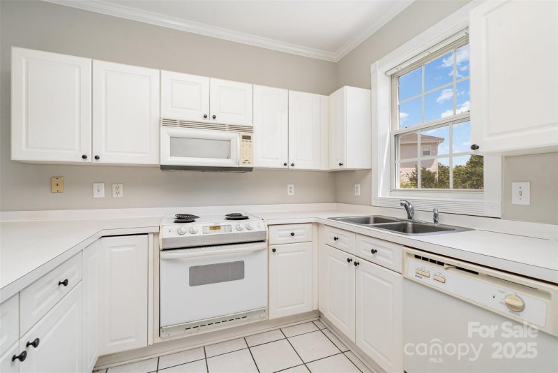 Property image 2 at 8969 Meadow Vista Road, Charlotte, NC 28213