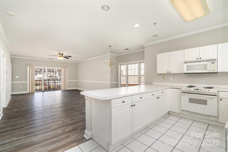 Property image 4 at 8969 Meadow Vista Road, Charlotte, NC 28213