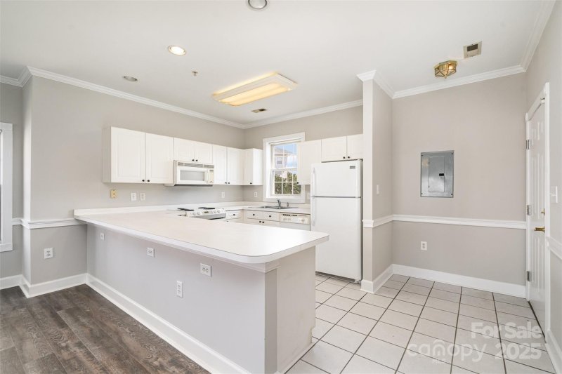 Property image 5 at 8969 Meadow Vista Road, Charlotte, NC 28213