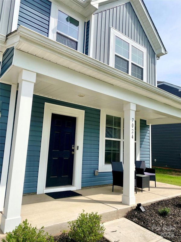 Property image 3 of 7024 Wheyfield Drive in Selwyn Landing, Charlotte, NC 28215