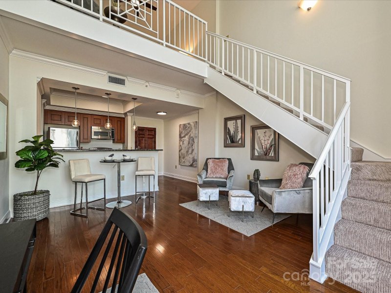 Fifth And Poplar, Charlotte Community