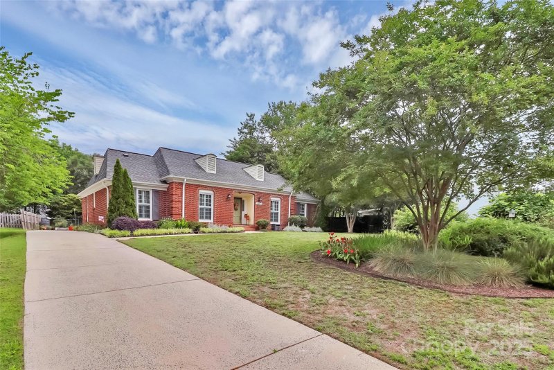 Property image 2 at 10024 Tealridge Lane, Charlotte, NC 28277