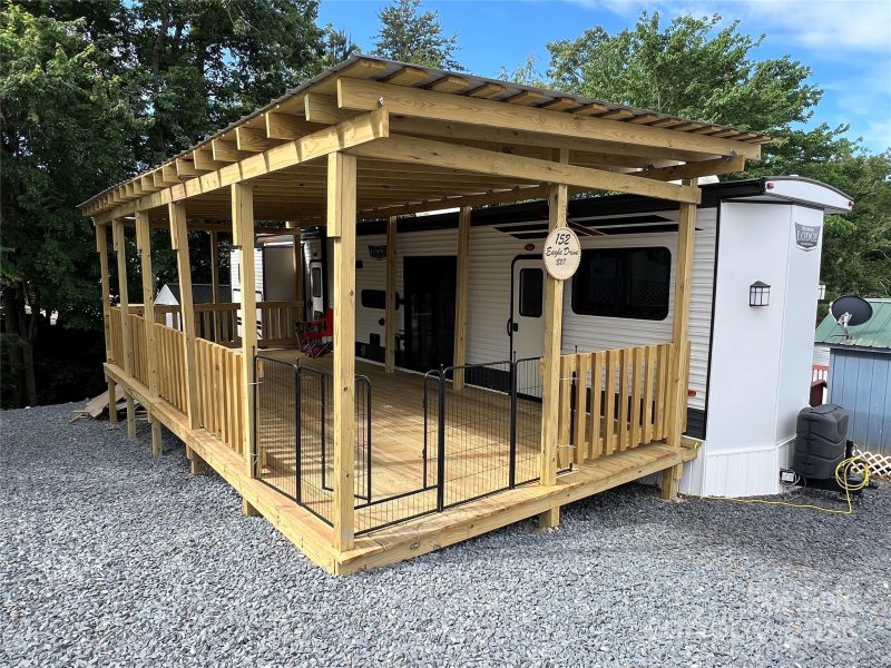 Property image 3 of 152 Eagle Drive in Badin Shores Resort, New London, NC 28127