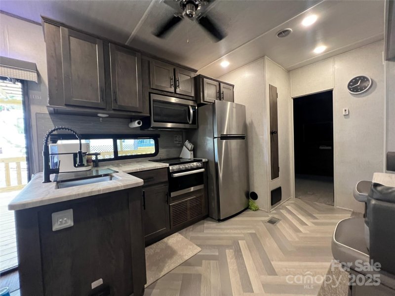 Property image 5 of 152 Eagle Drive in Badin Shores Resort, New London, NC 28127