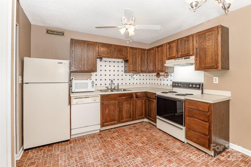 Property image 5 at 1638 Hunters Trail, Rock Hill, SC 29732