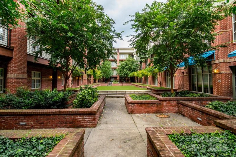 Property image 3 at 1101 W 1st Street, Charlotte, NC 28202