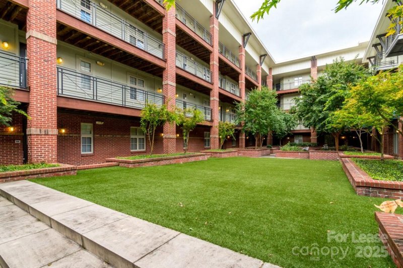 Property image 4 at 1101 W 1st Street, Charlotte, NC 28202
