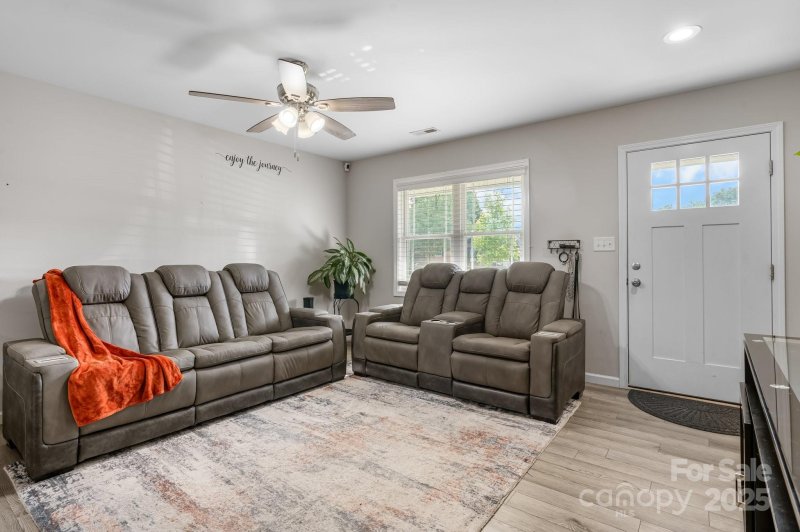 Property image 4 at 2411 28th Street, Hickory, NC 28601