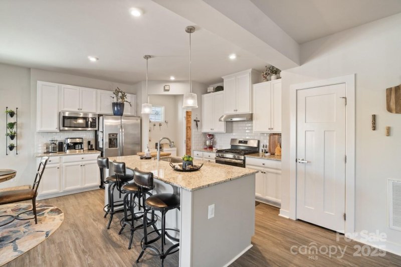 Property image 2 at 1708 Speartip Lane, Denver, NC 28037