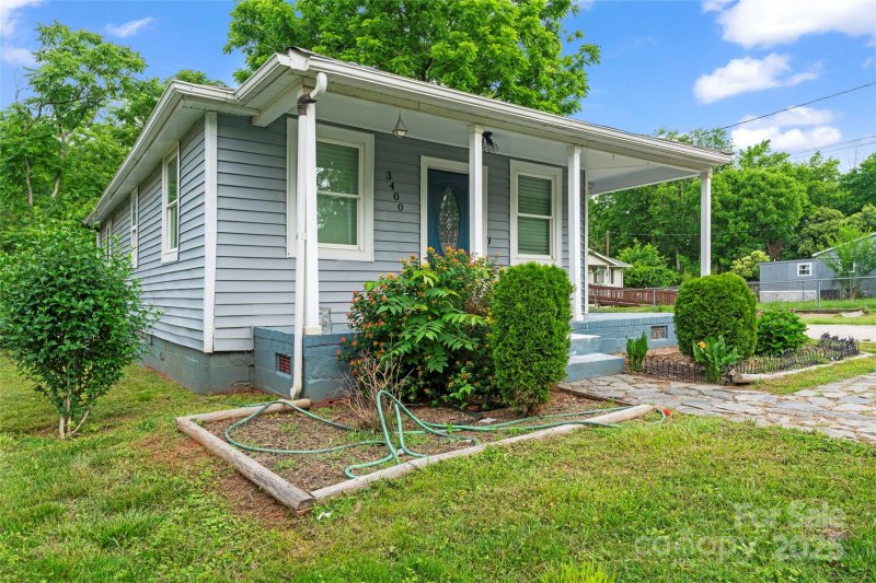 Property image 3 of 3400 Reid Avenue in Reid Park, Charlotte, NC 28208