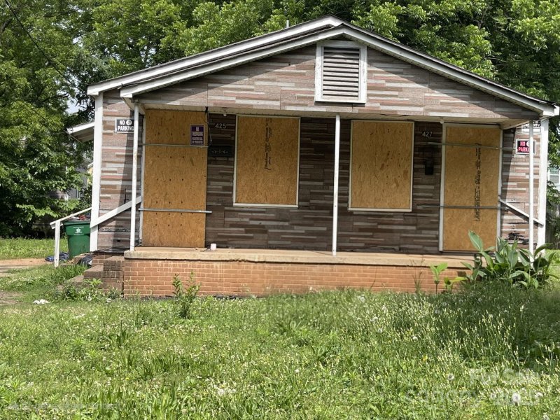 Property image 2 of 421 Skyland Avenue in Elizabeth Acres, Charlotte, NC 28205