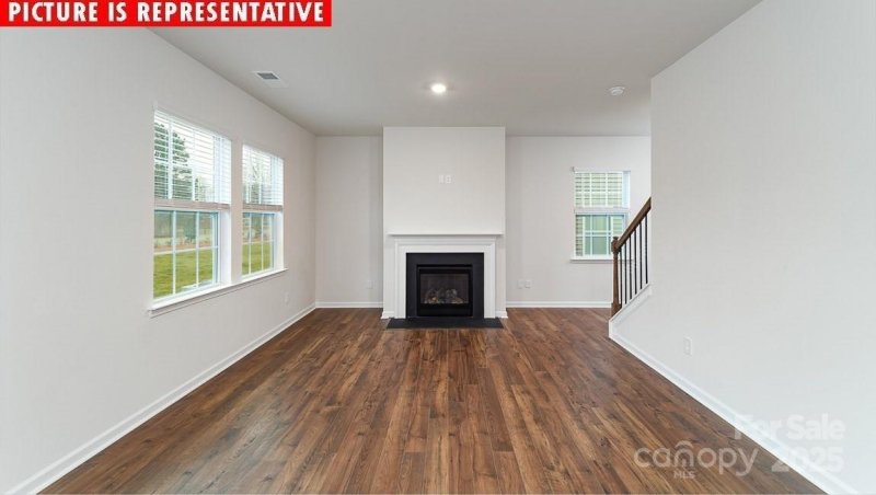 Property image 3 at 11212 Cardinal Creek Avenue, Charlotte, NC 28215