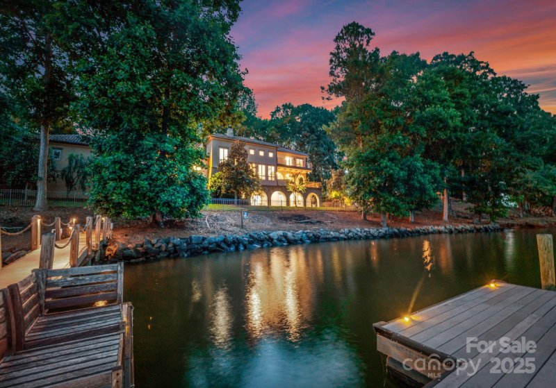 Property image 4 of 9184 Greenwood Road in Avalon Point, Terrell, NC 28682