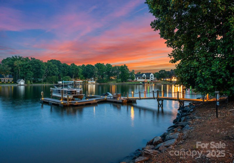 Property image 5 of 9184 Greenwood Road in Avalon Point, Terrell, NC 28682