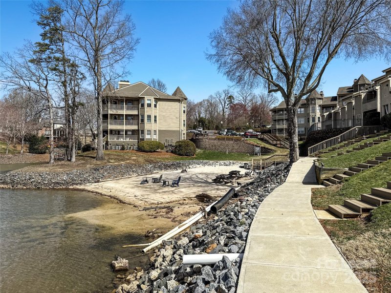 Property image 2 at 13933 Queens Harbor Road, Charlotte, NC 28278