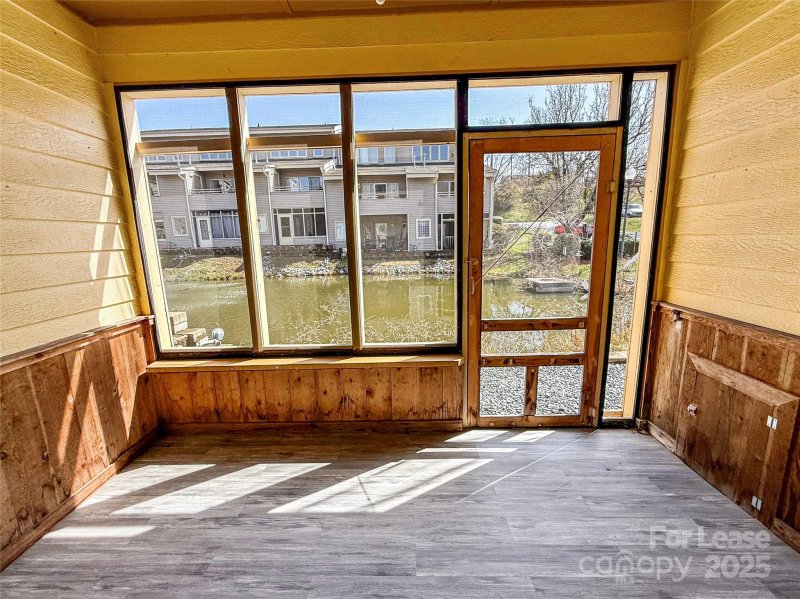 Property image 3 at 13933 Queens Harbor Road, Charlotte, NC 28278