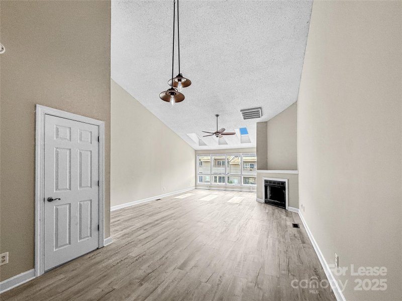 Property image 4 at 13933 Queens Harbor Road, Charlotte, NC 28278